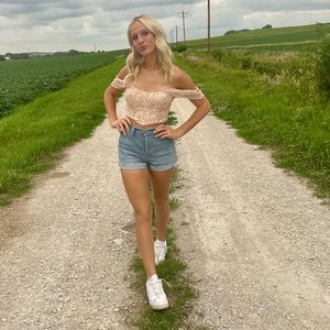 Meet your Posher, Ali